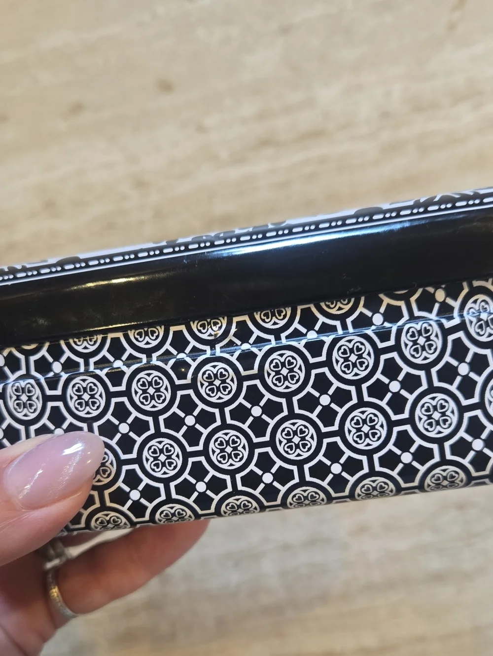 Brighton Black/White Design Print Sunglasses Tin
